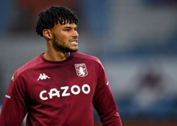 Dituduh Goda Wanita Lewat Pesan Instagram, Bek Aston Villa Beri Klarifikasi