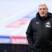 Steve Bruce bilang main saat kasus COVID melonjak itu tak bermoral