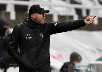 Hasenhuettl bertekad petik kemenangan beruntun lawan Wolverhampton