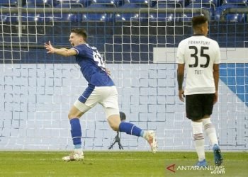 Schalke jegal kesempatan Frankfurt masuk empat besar